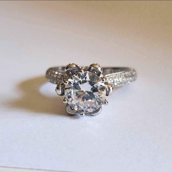 New 925 Silver Round Cut Diamond Flower Ring for Women - Picture 4 of 10